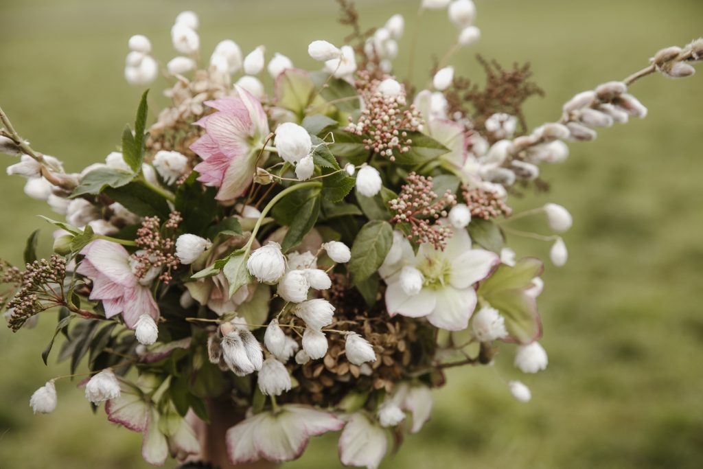 Dieser wunderbare Blumenstrauss zum Valentinstag wuchs völlig klimaneutral im Garten von Fleuraissance.
