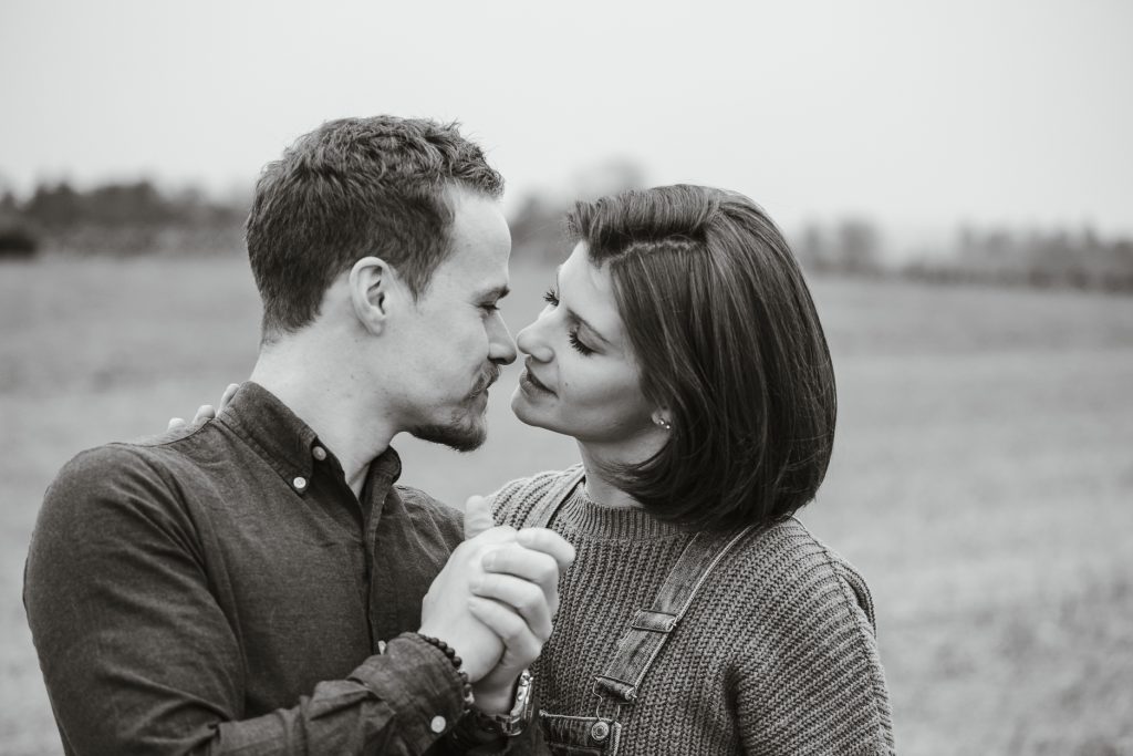 Fotos und Blumen zum Valentinstag? Bucht beides gemeinsam.