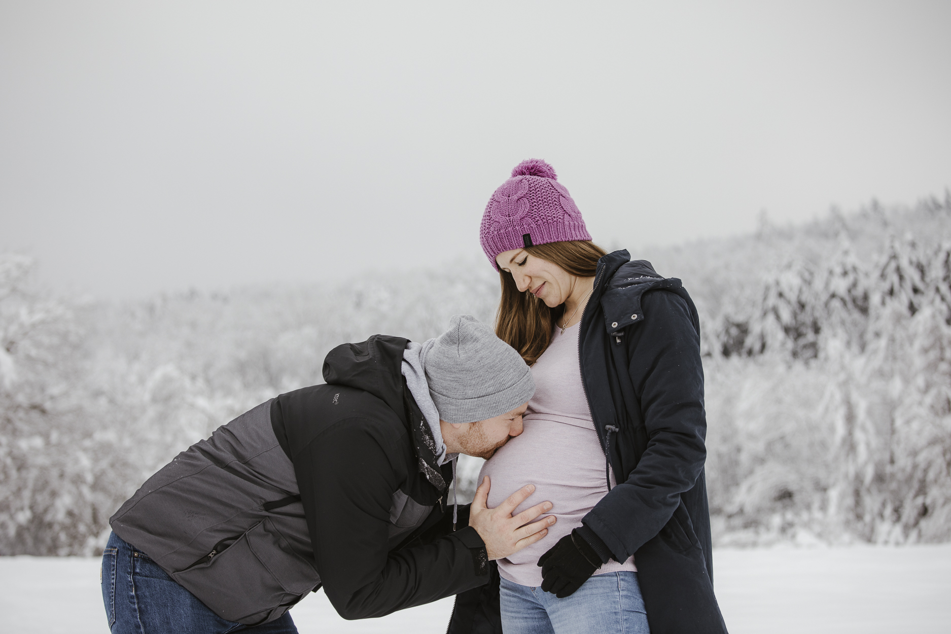 Schwangerschaftshooting / Babybauchshooting im Schnee in Zürich