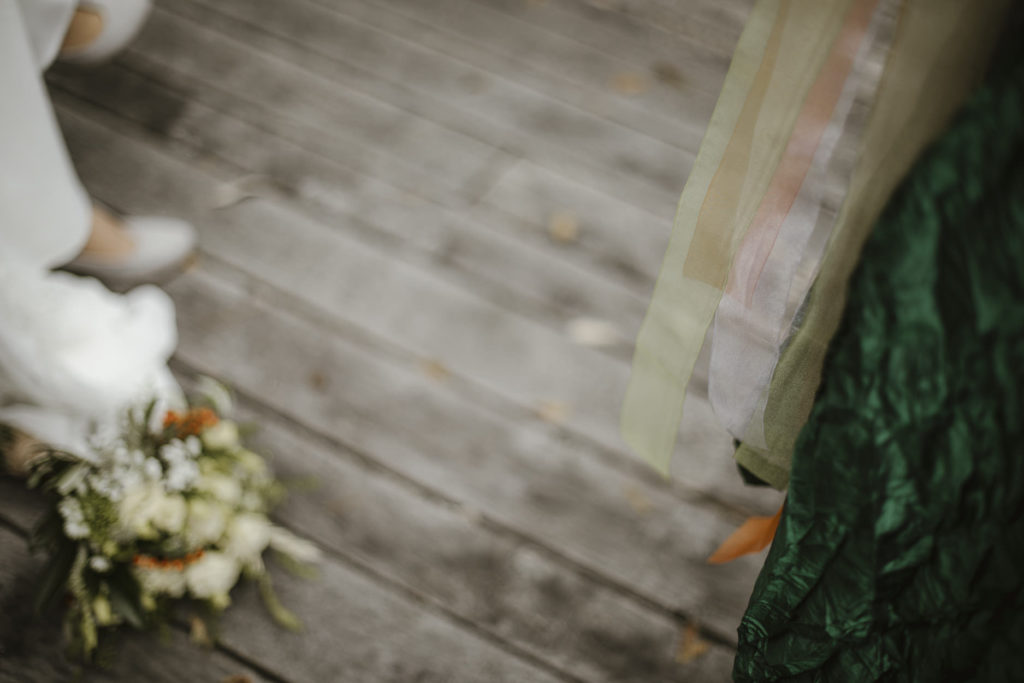 Zauberhafte freie Trauung im Mühlerama Seon, Detailaufnahme. Foto: Stephanie Wittmer Fotografie