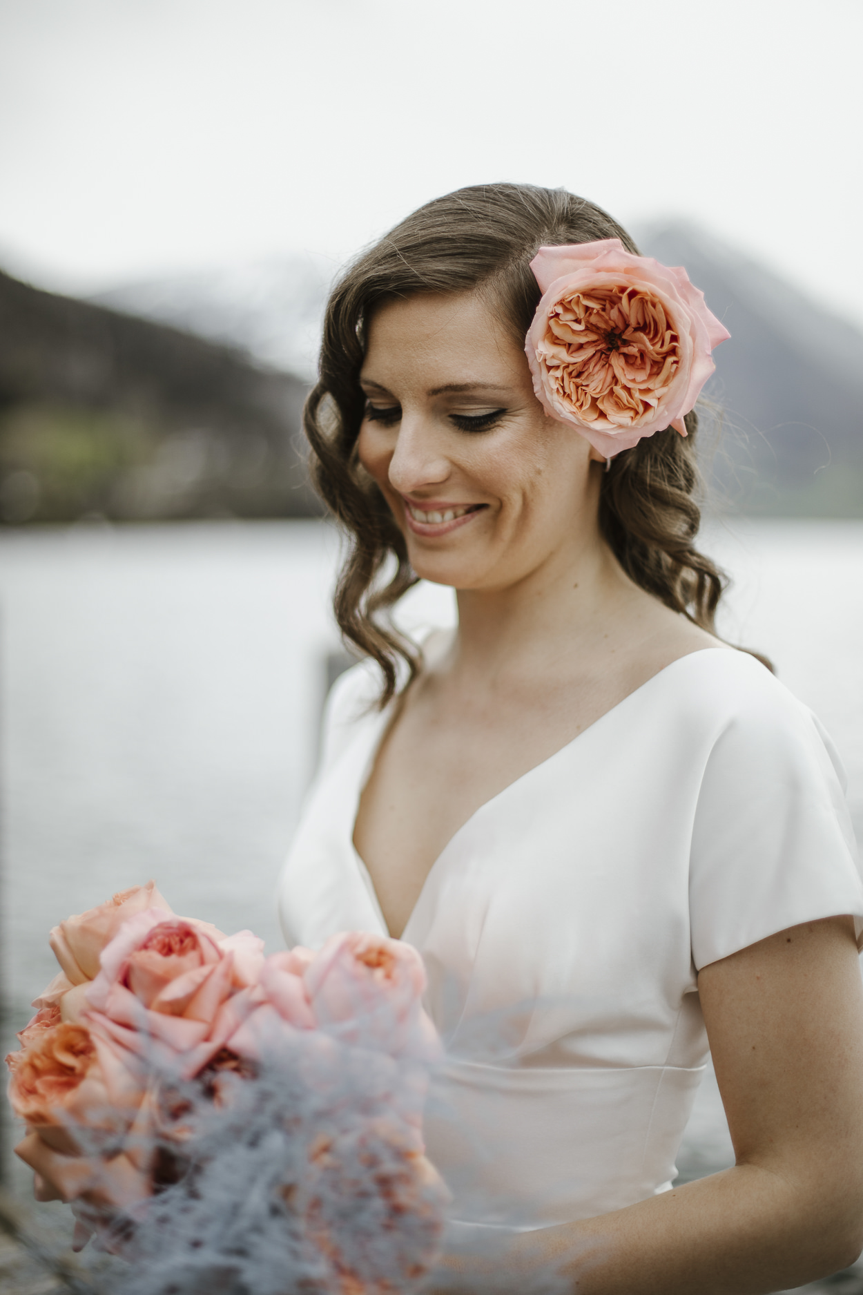elegante Hochzeit im Vitznauerhof - Brautkleid von Philia & Agape