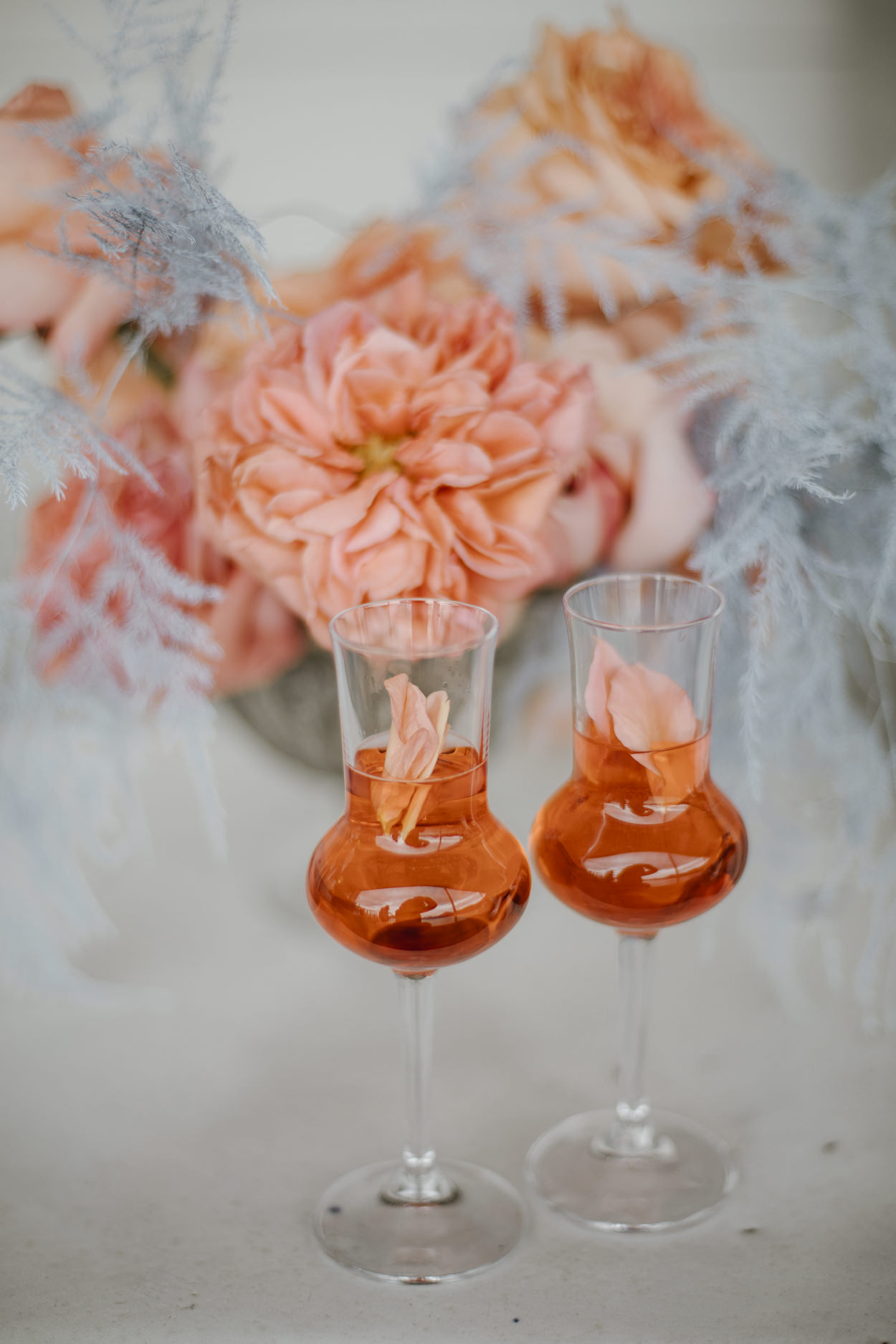 elegante Hochzeit im Restaurant Sens beim Vitznauerhof - mit Floristik von Stil und Stiele in Zürich