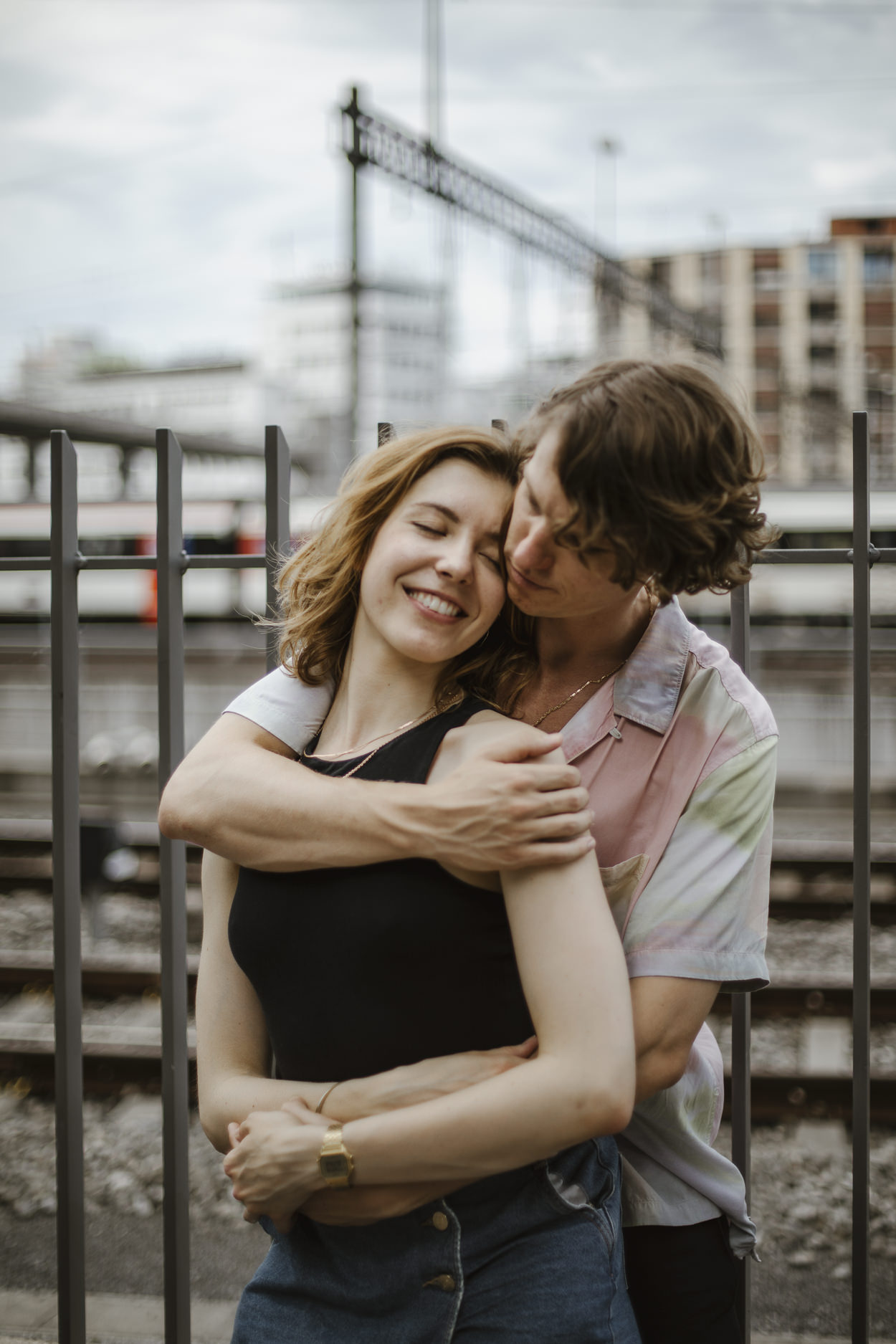 Stephanie Wittmer Fotografie - Zürich Love Story. Bei diesem urbanen Paarshooting ist love eindeutig in the air!