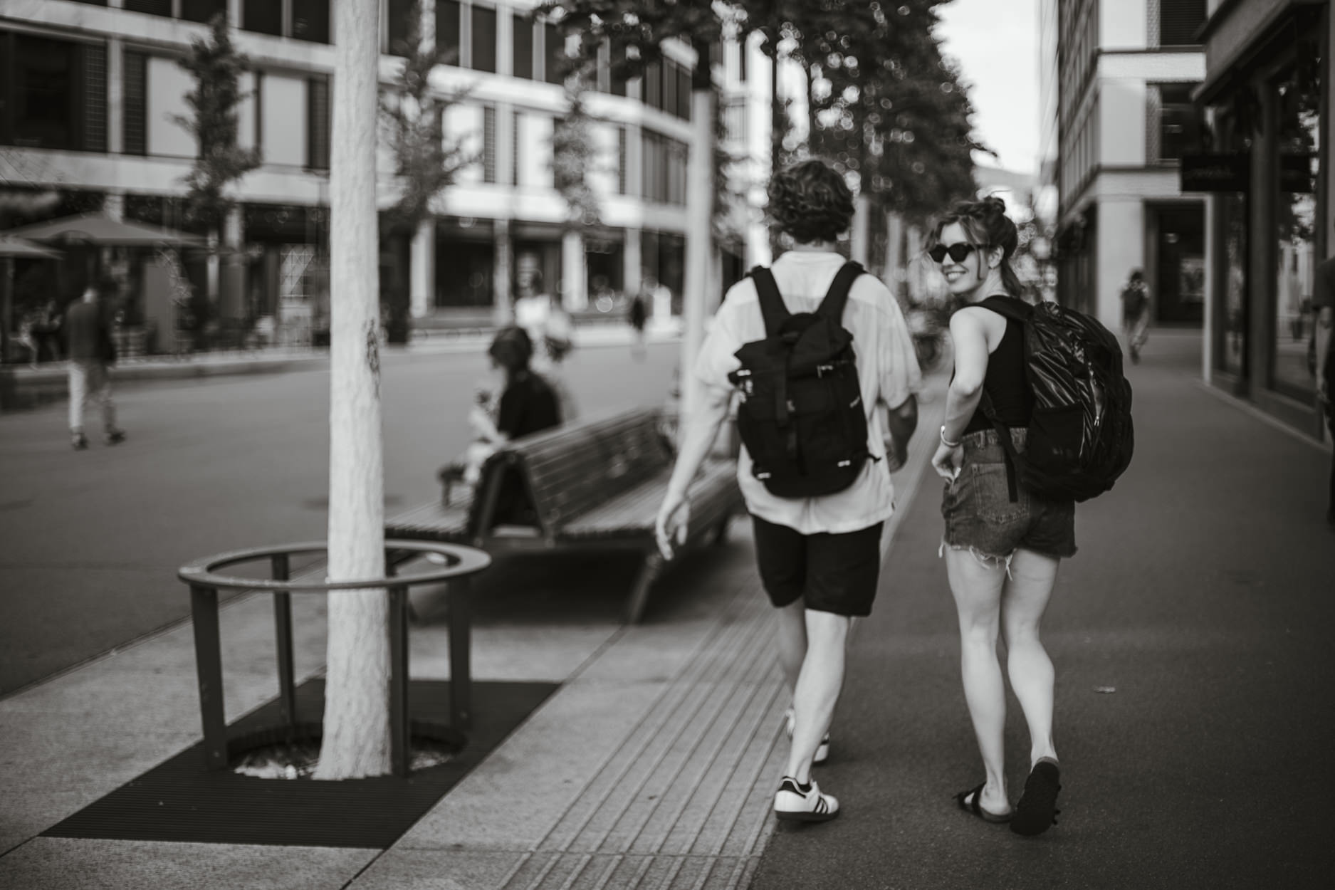 Stephanie Wittmer Fotografie - Zürich Love Story. Auch die Europaallee macht eine prima Kulisse her. Jetzt für euer persönliches Paarshooting anfragen.