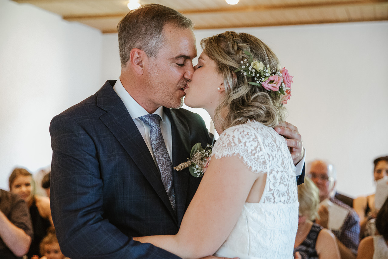 Klein und fein. Das Wöschhüsli Gut Katzensee bietet Platz für 20 Gäste bei eurer Ziviltrauung. Foto: Stephanie Wittmer Fotografie Bild: Stephanie Wittmer Fotografie