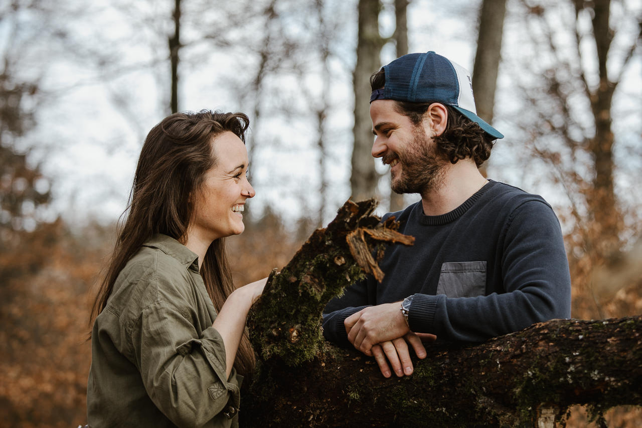 Stephanie Wittmer Fotografie - Raphaela und Aurelio haben sich den idyllischen Wald am Charrewäg in Illnau für ihre Freie Trauung ausgewählt. Bald ist es so weit.